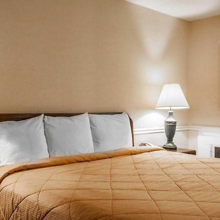 Rodeway Inn Lyons - La Grange Екстериор снимка
